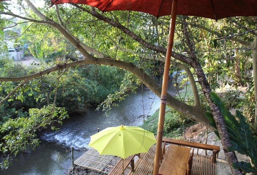 פנסיון Ban Kaew Mo Ra Glamping & Restaurant