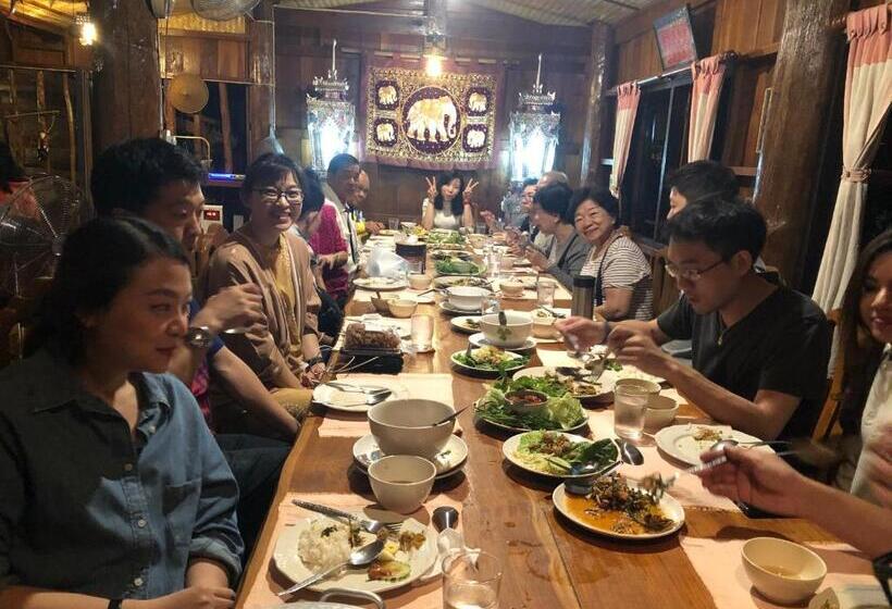 פנסיון Ban Kaew Mo Ra Glamping & Restaurant