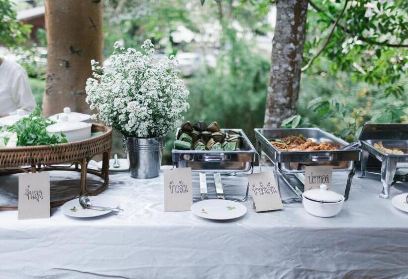 פנסיון Ban Kaew Mo Ra Glamping & Restaurant