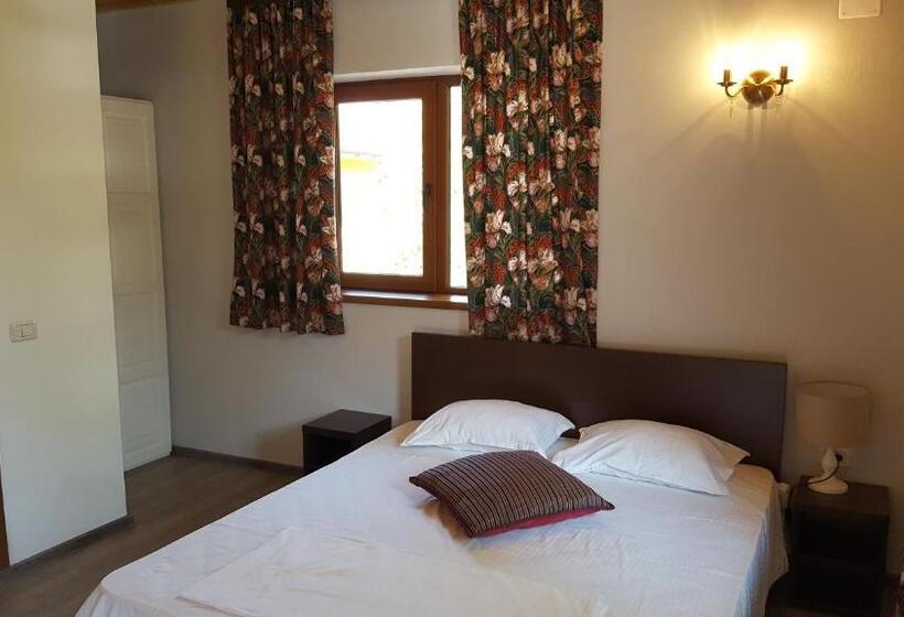 פנסיון Casa Cozia