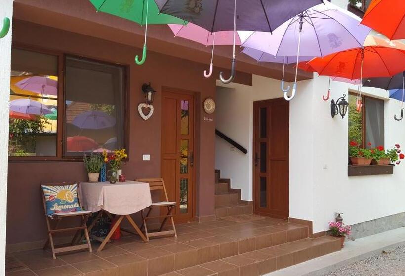 פנסיון Casa Cozia