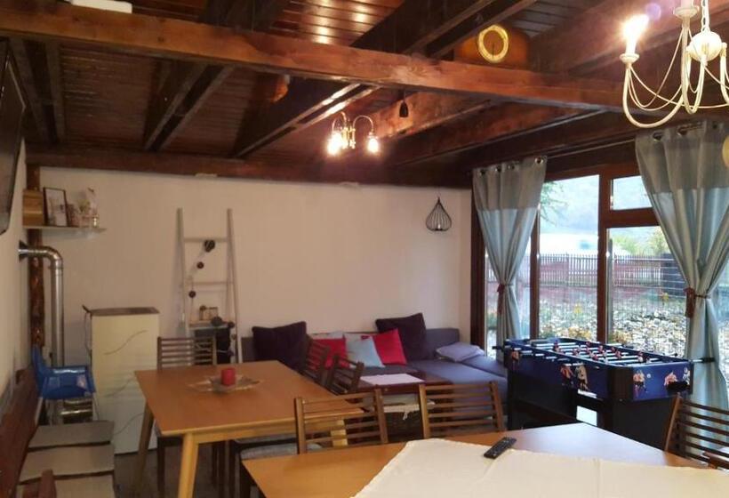 פנסיון Casa Cozia