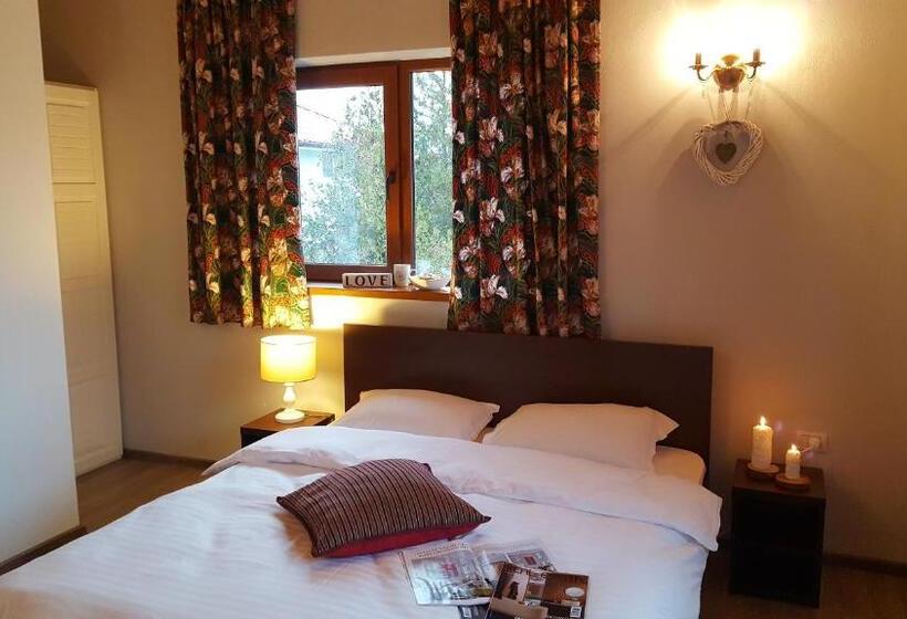 פנסיון Casa Cozia