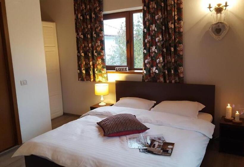 פנסיון Casa Cozia