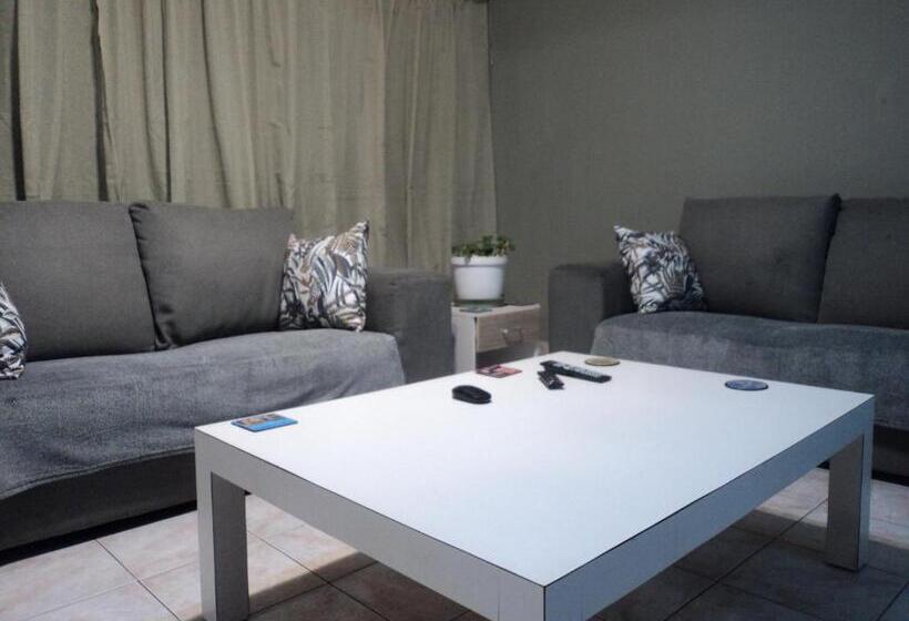 פנסיון Casa On The Bluff