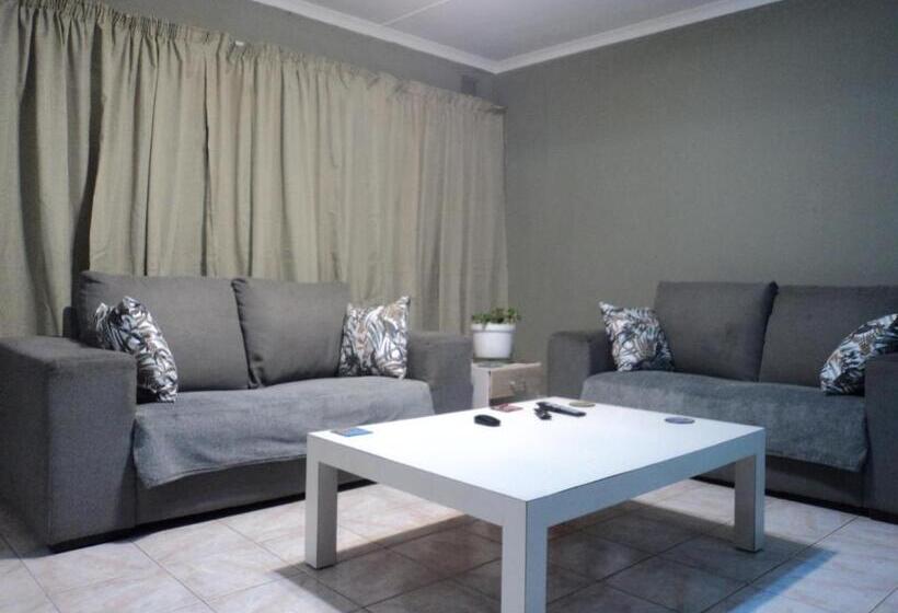 פנסיון Casa On The Bluff