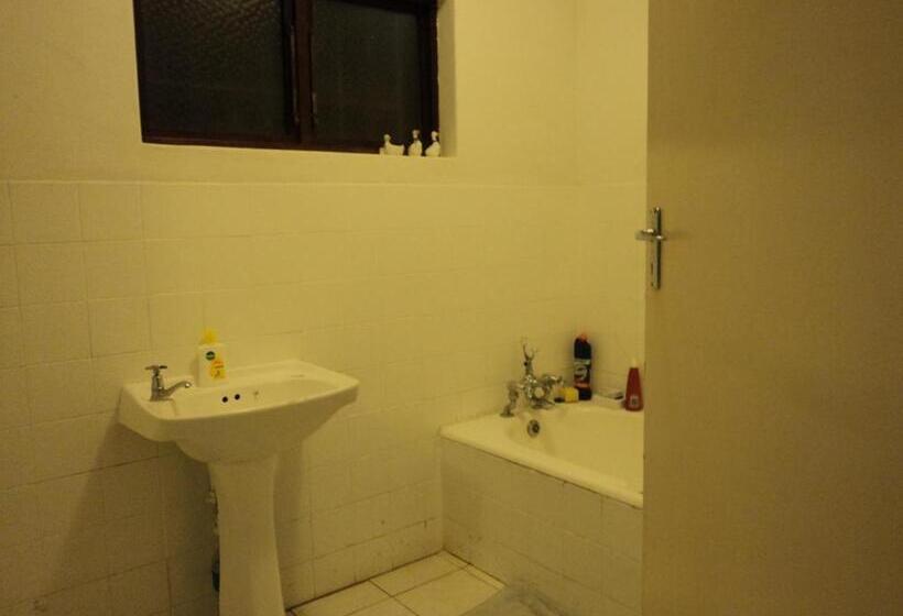 פנסיון Casa On The Bluff