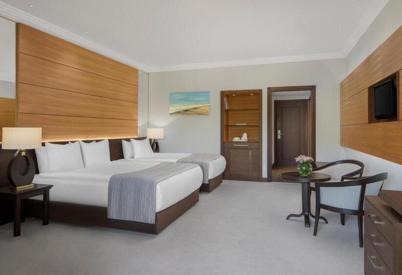 منتجع Papillon Belvil Holiday Village