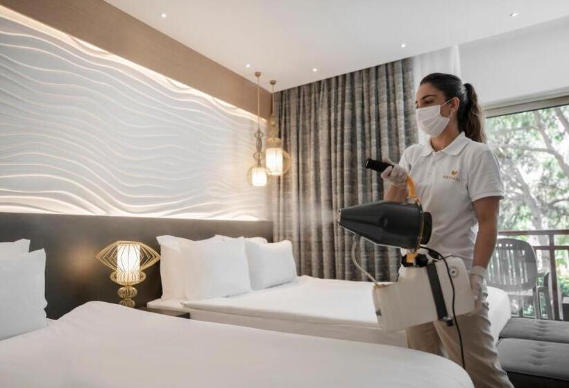 منتجع Papillon Belvil Holiday Village