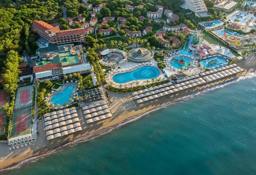 منتجع Papillon Belvil Holiday Village