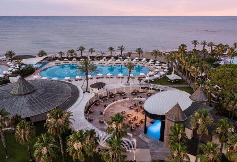 منتجع Papillon Belvil Holiday Village