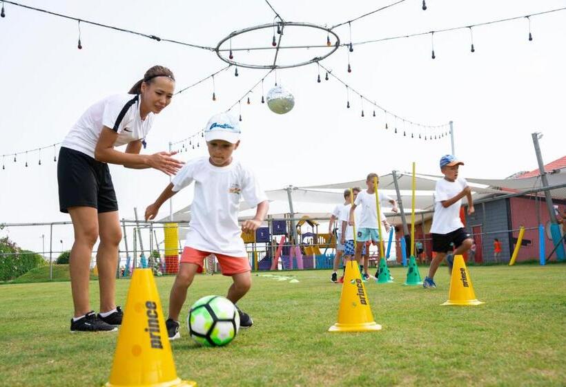 منتجع Papillon Belvil Holiday Village