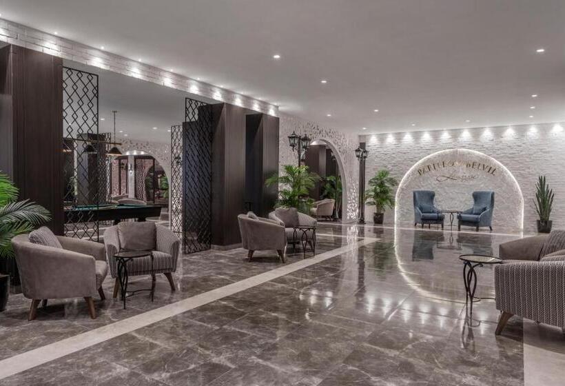 منتجع Papillon Belvil Holiday Village