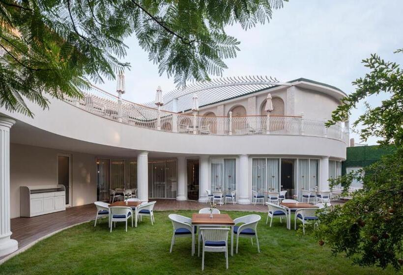 منتجع Papillon Belvil Holiday Village