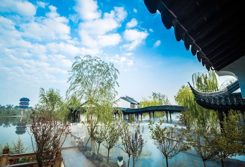 אתר נופש Yihe Lake Shore Hotspring