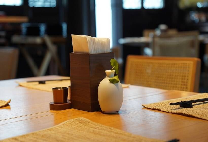 Курорт Yihe Lake Shore Hotspring