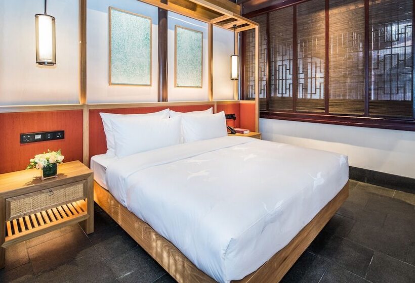 אתר נופש Yihe Lake Shore Hotspring