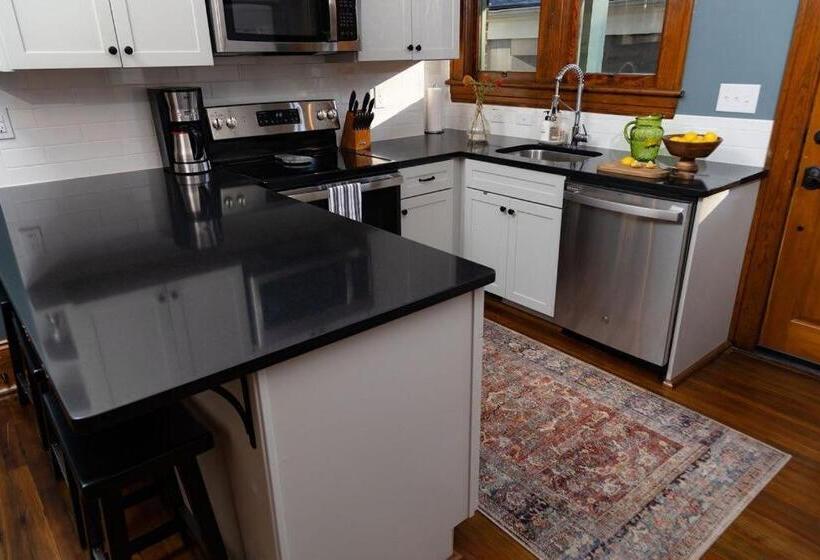 The Winona House   Boutique Hotel Near Downtown