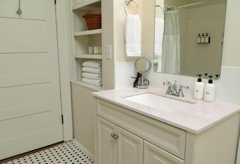 The Winona House   Boutique Hotel Near Downtown