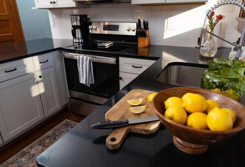 The Winona House   Boutique Hotel Near Downtown