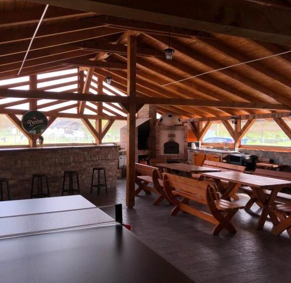 Tisza Panzió és Apartman