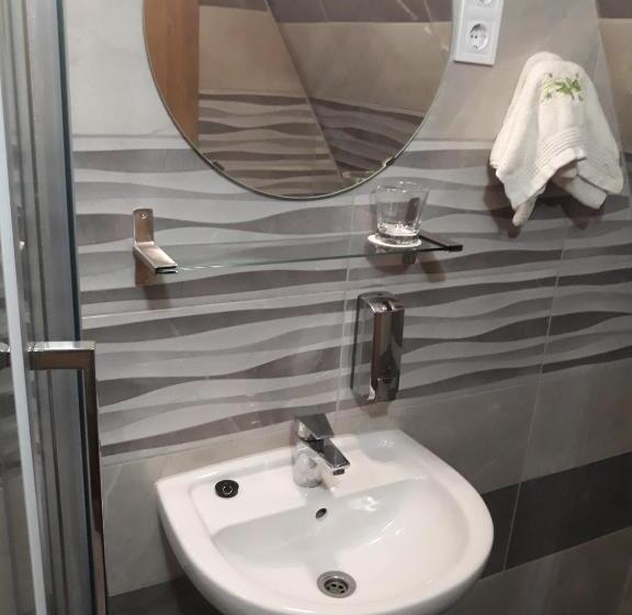 Tisza Panzió és Apartman