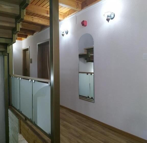 Tisza Panzió és Apartman