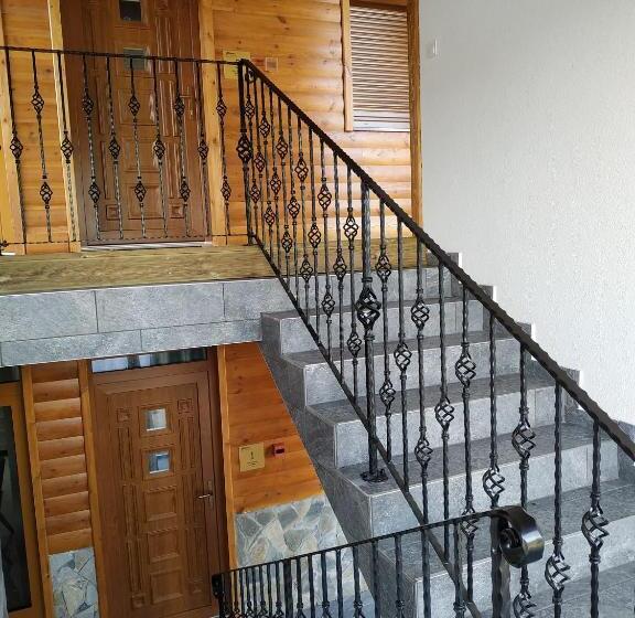 Tisza Panzió és Apartman