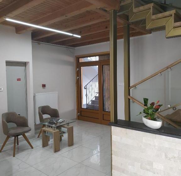 Tisza Panzió és Apartman