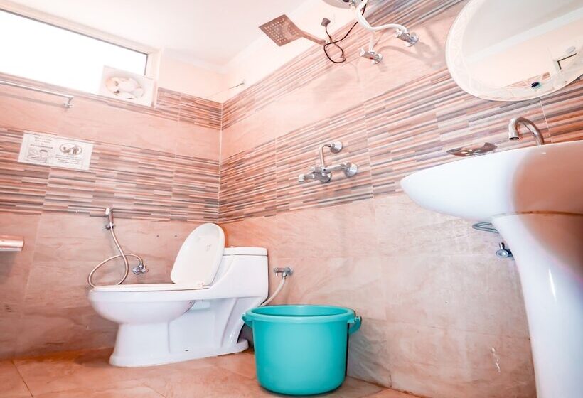 Triple One Hostels And Hotels