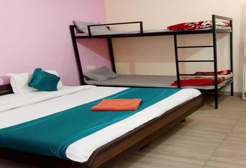 Triple One Hostels And Hotels