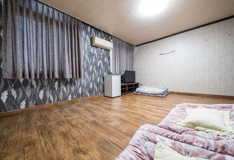 Yeongwol Cheongryeong Motel