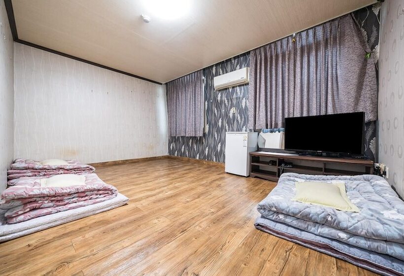 Yeongwol Cheongryeong Motel