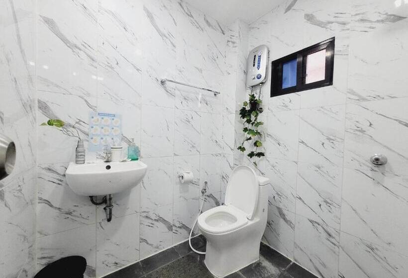 هاستل Gaja Go Dive & Inn