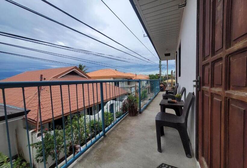 هاستل Gaja Go Dive & Inn