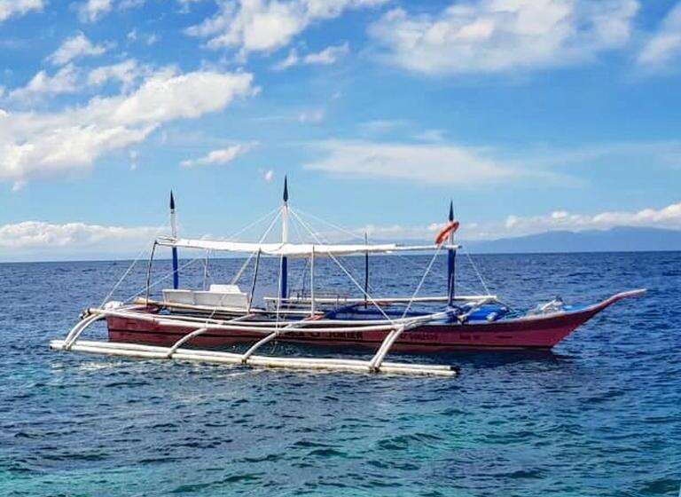 هاستل Gaja Go Dive & Inn