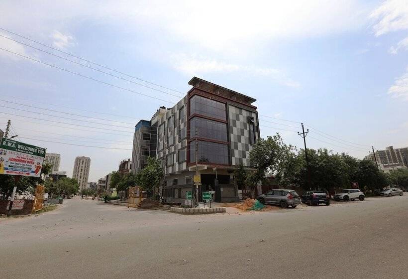 Отель Super Townhouse Oak Sector 116 Noida