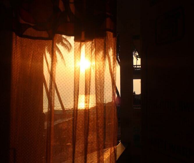 簡易ホテル This Is It Beach Front Restobar