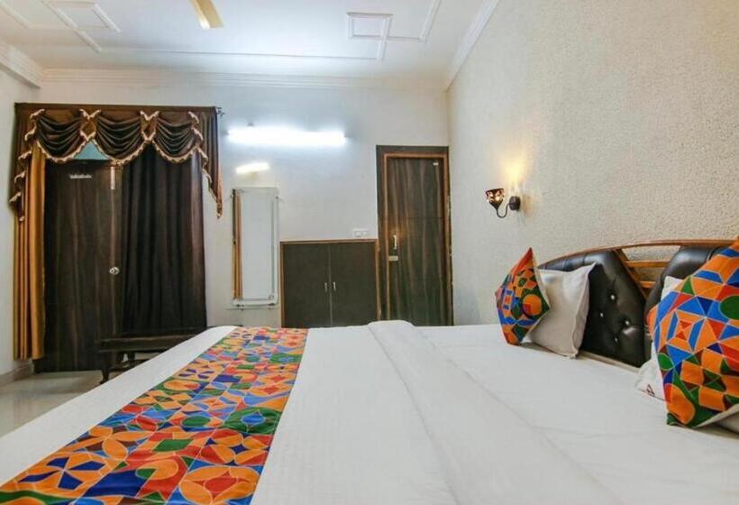 Hotel 4 You   With Open Rooftop Cafe