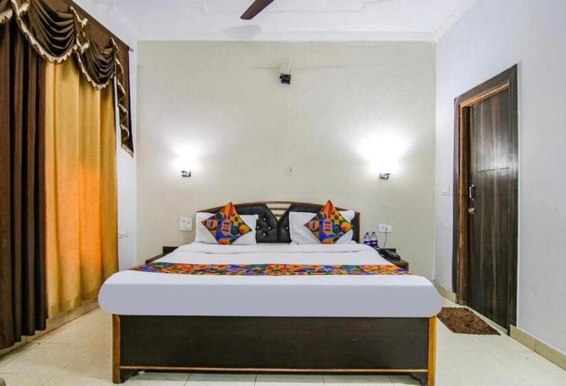 Hotel 4 You   With Open Rooftop Cafe