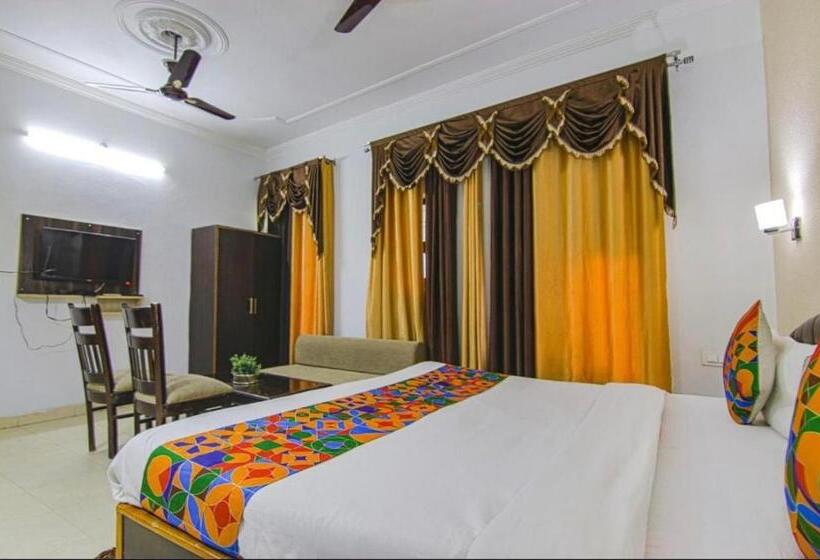 Hotel 4 You   With Open Rooftop Cafe