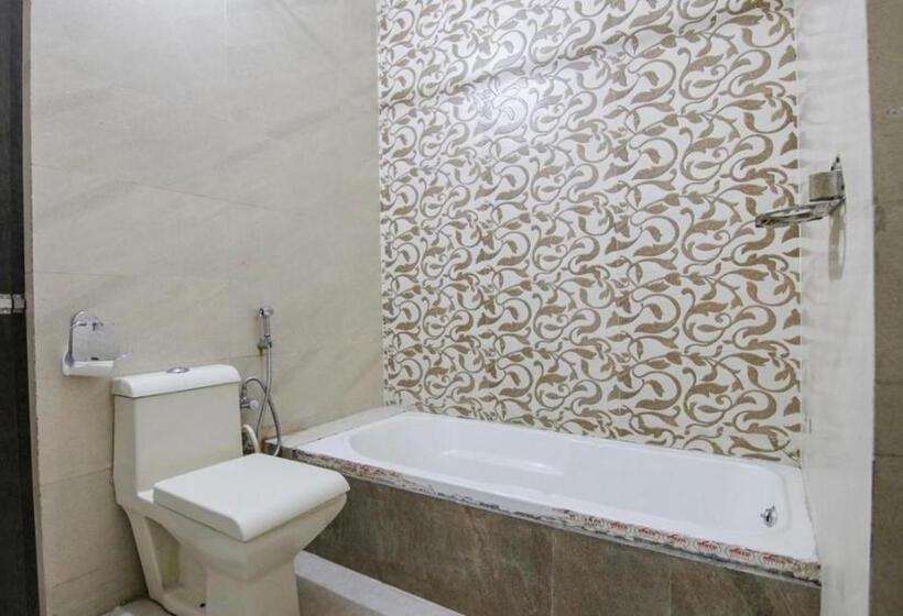 Hotel 4 You   With Open Rooftop Cafe