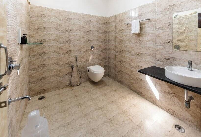 ホテル Bafna Lawn