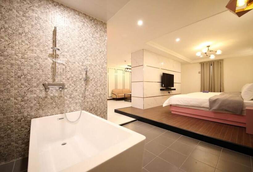 Отель Cheonan U Design