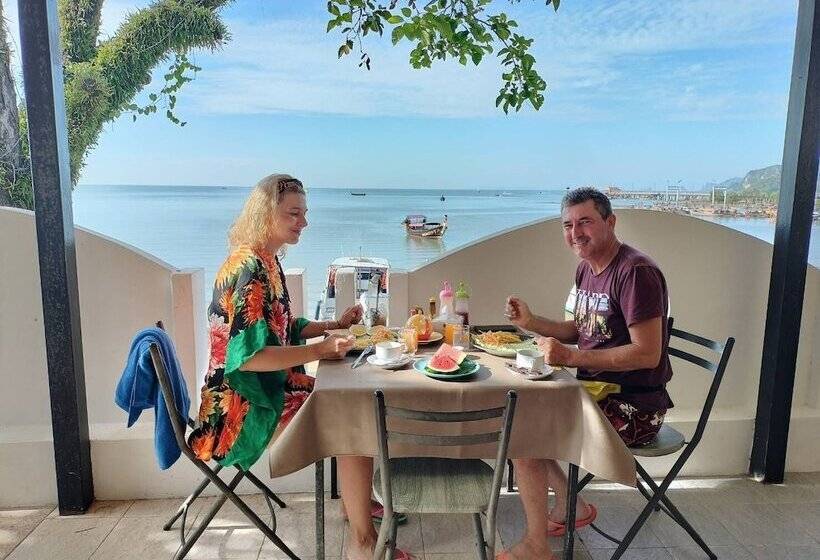 בית מלון כפרי Chom By The Sea