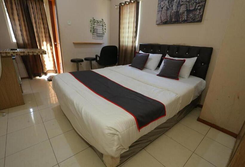 هتل Collection O 93142 Lion Rooms