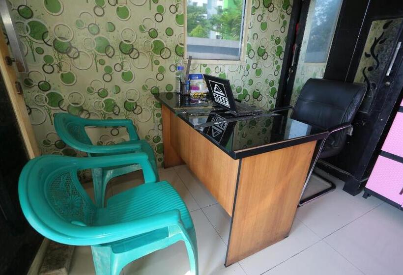 هتل Collection O 93142 Lion Rooms