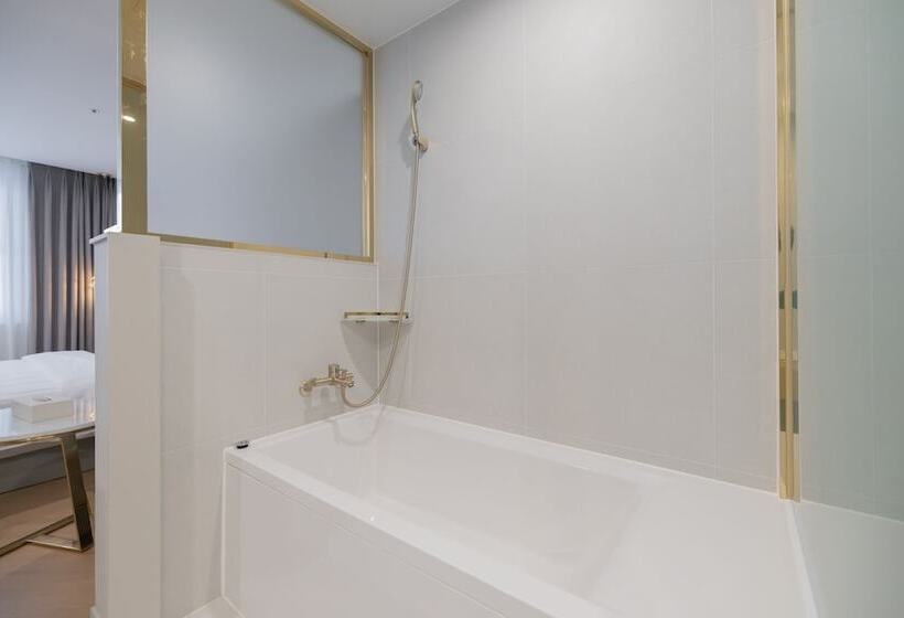 هتل Dongrae Denbasta