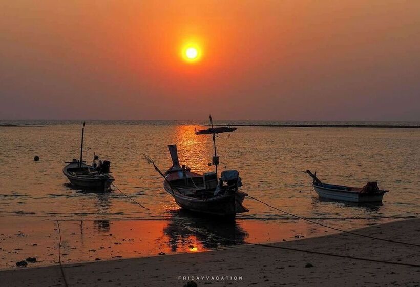 Dwell Phuket Airport Hotel At Naiyang