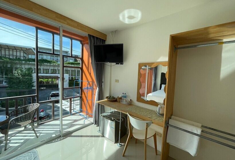 Dwell Phuket Airport Hotel At Naiyang